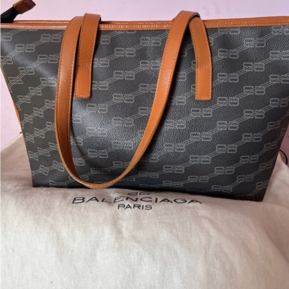 Balenciaga Tote - Picture 2 of 7